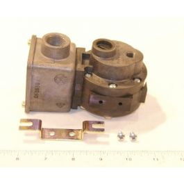 Barksdale EPD1H-AA40-Q4 Differential Pressure Switch 3-150 PSI 4A